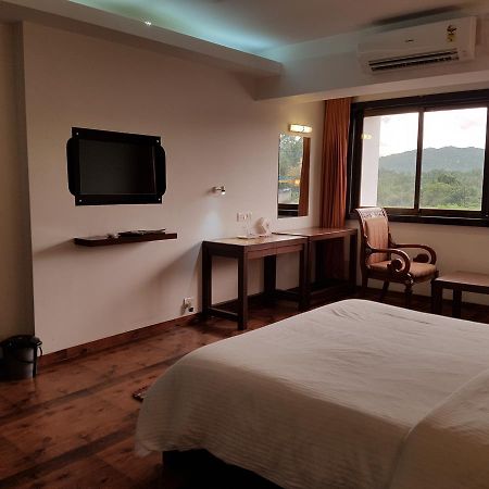 Bisu Hotel & Resorts Khed  Экстерьер фото